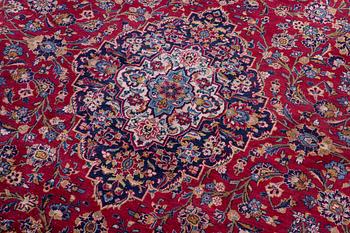 A Keshan carpet, c. 403 x 290 cm.