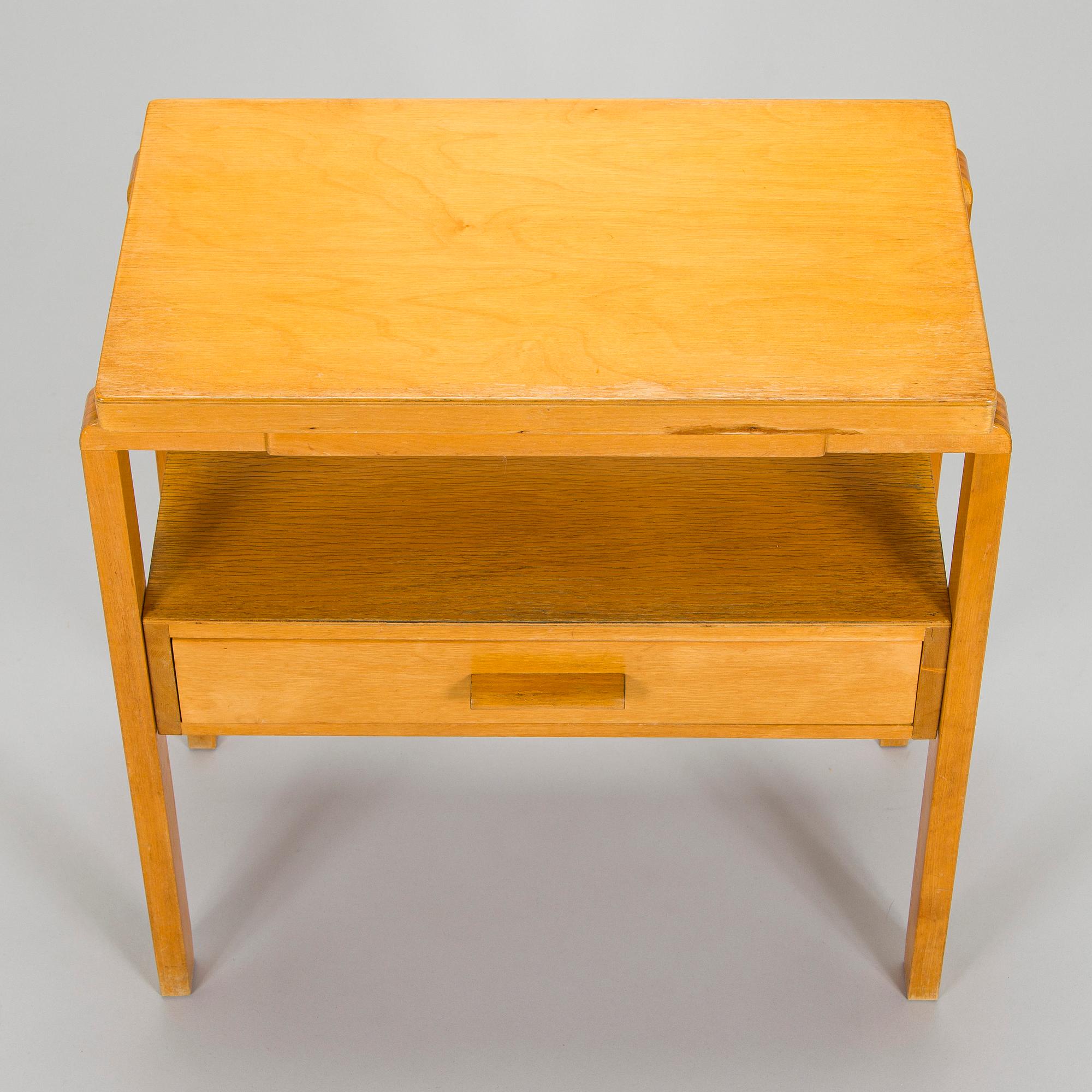 Alvar Aalto, an early 1930s '87' table for O.Y. Huonekalu- ja Rakennustyötehdas A.B.