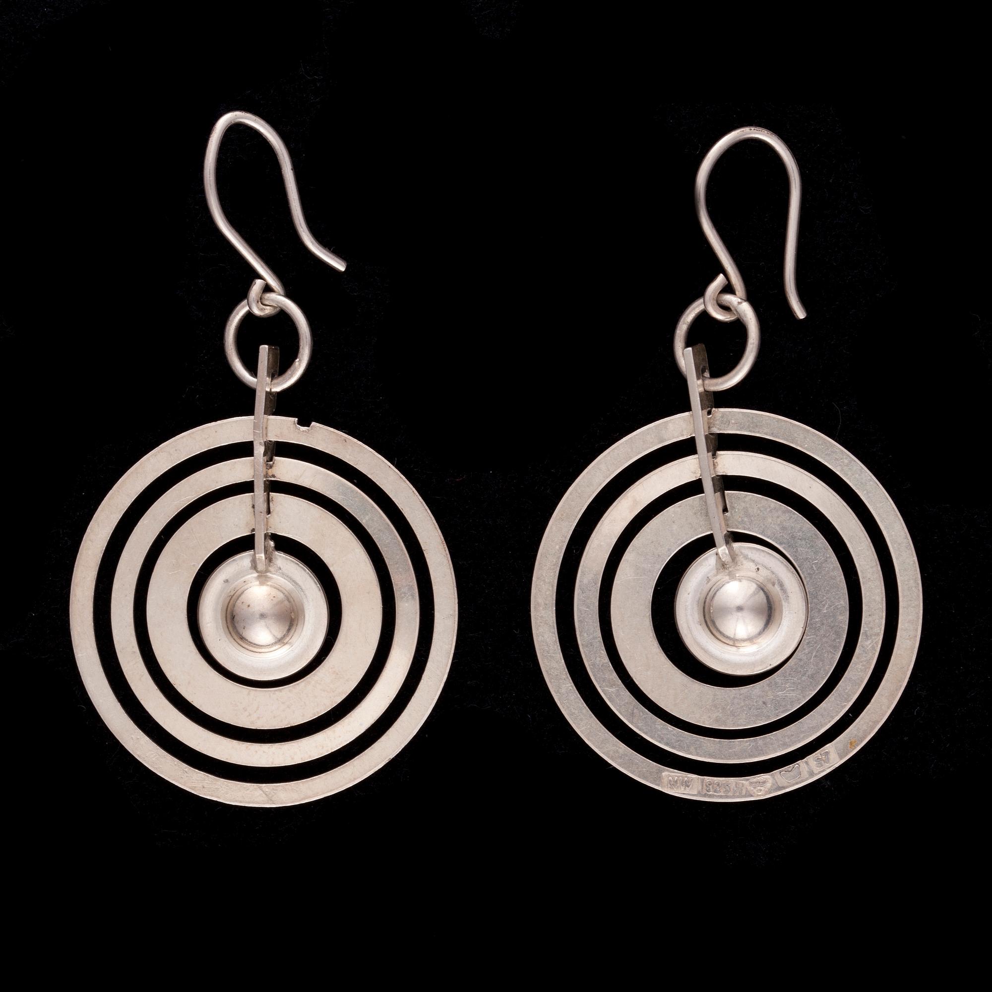 ÖRHÄNGEN, "Silvermåne" sterling silver, Tapio Wirkkala, N. Westerback 1972.