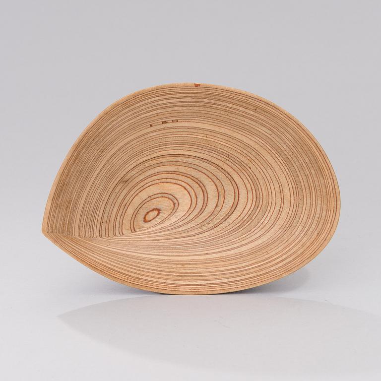 A plywood dish from the 1950s.