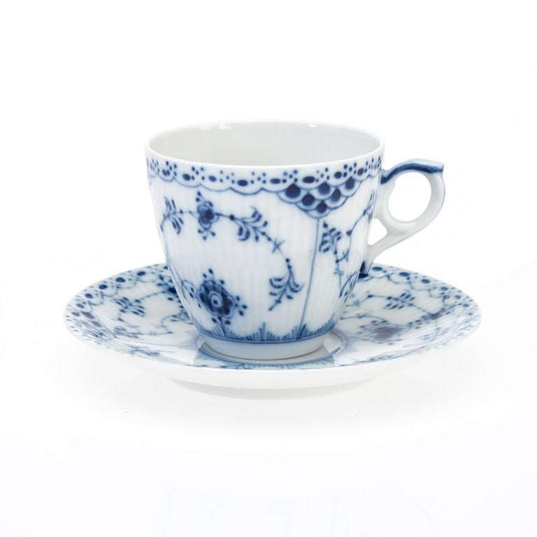 KAFFEKOPPAR med FAT, 9 st, "Musselmalet", Royal Copenhagen, Danmark 1970-80-tal.