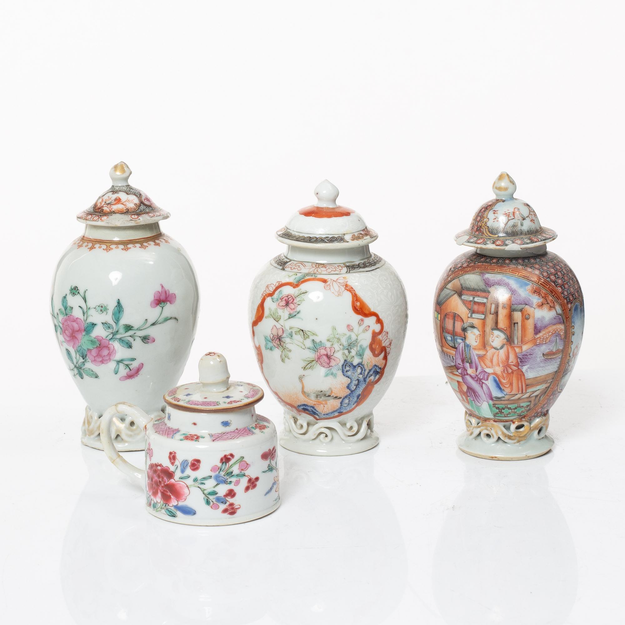 Tedosor, tre stycken, samt senapsburk med lock, porslin. Qing dynastin, Qianlong (1736-95).
