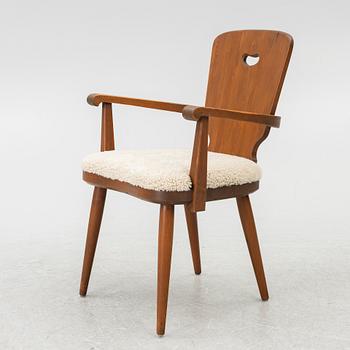 A 1940s armchair.