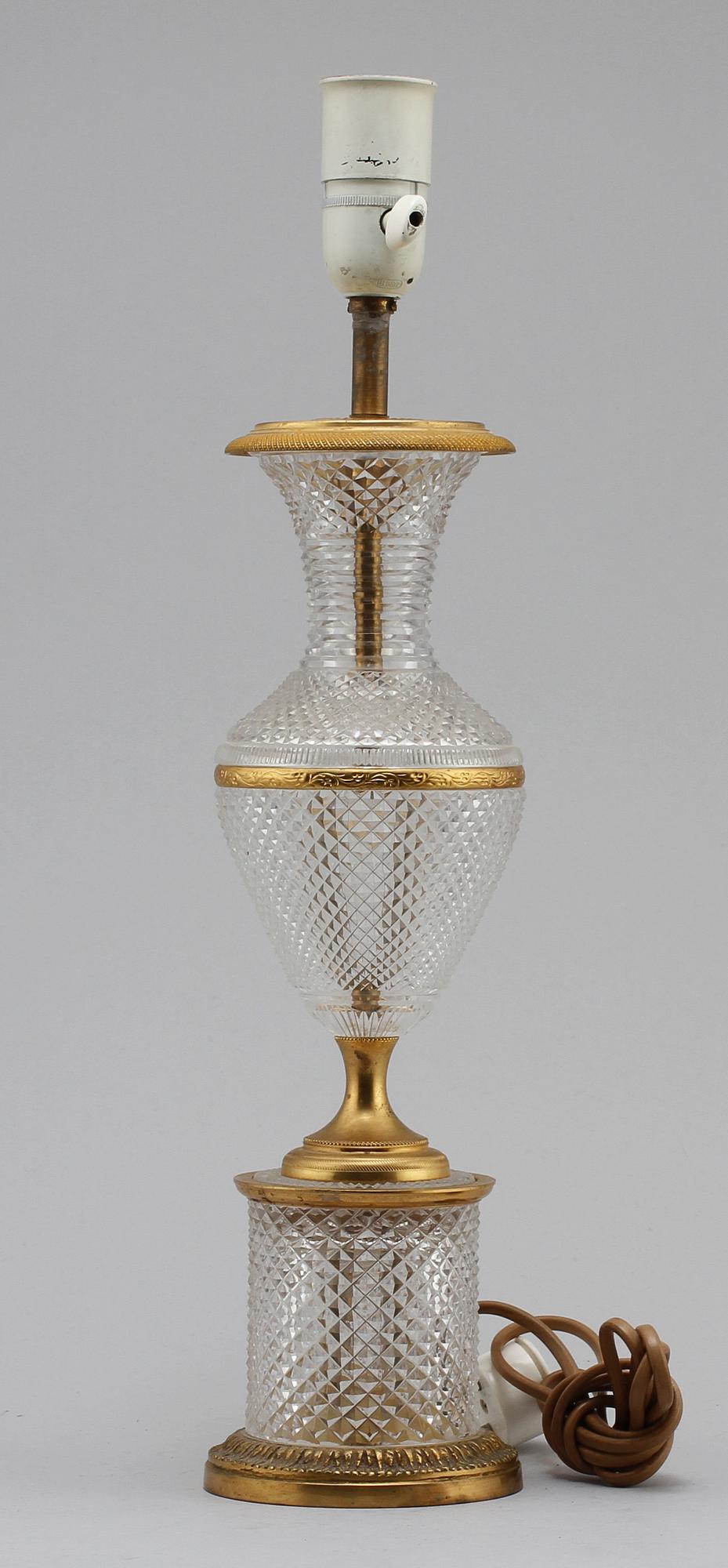 BORDSLAMPA, Frankrike, 1900-talets första hälft.