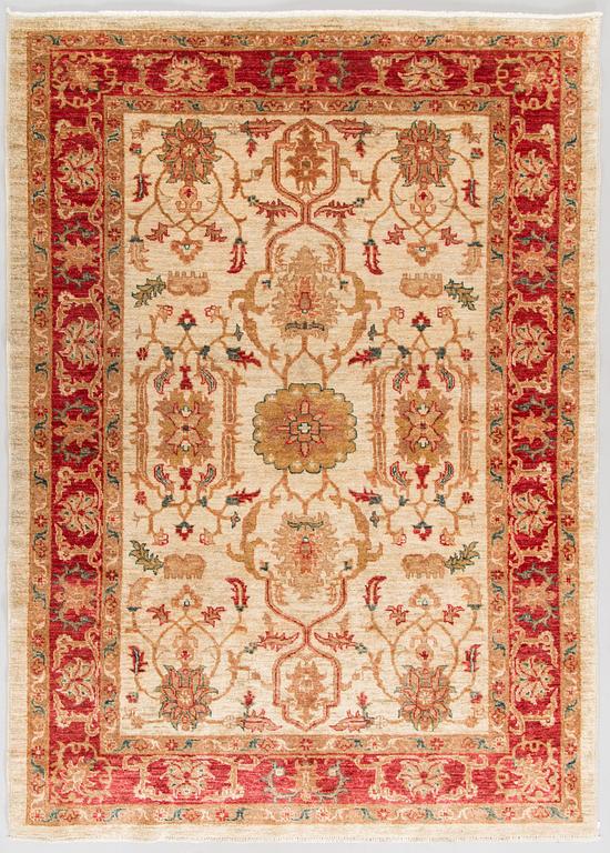 A Ziegler design rug. Ca 200 x 144 cm.