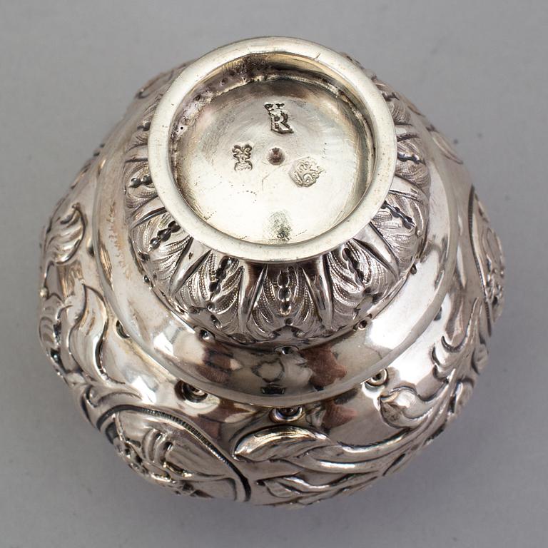 A FRENCH SILVER WEDDING BEAKER, 19th century. Weight ca 111 g.