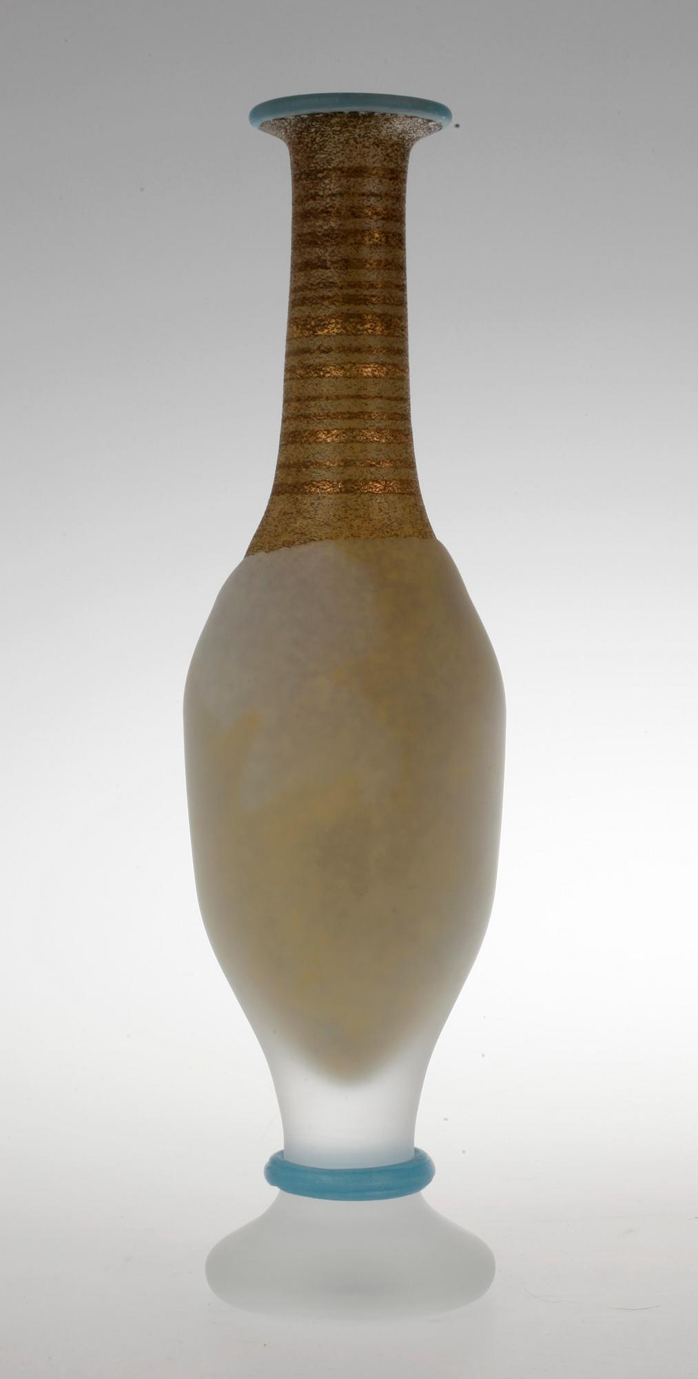 VASER, 2 st, glas, Kosta Boda 1980-tal var av en unik.