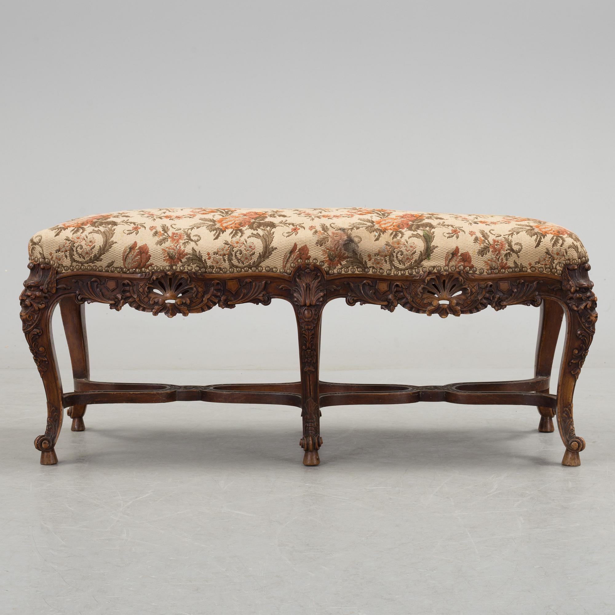 A ROCOCO STYLE STOOL, firsta half of the 19th century.