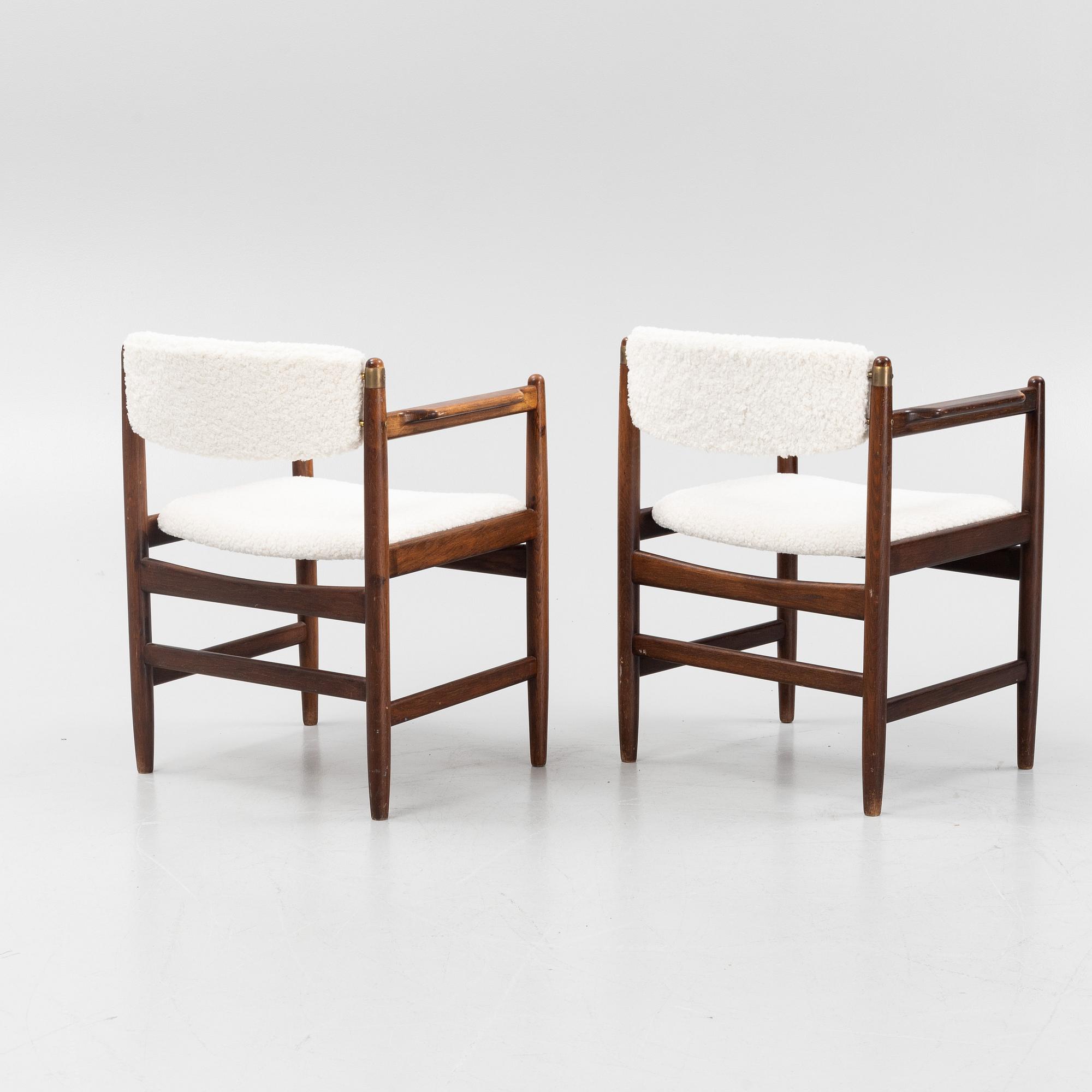 Børge Mogensen, a pair of model 573 armchairs produced by Karl
