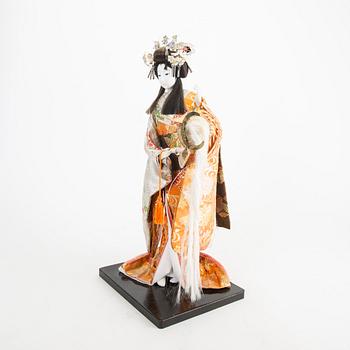 Docka iklädd kimono, Japan, 1900-tal.
