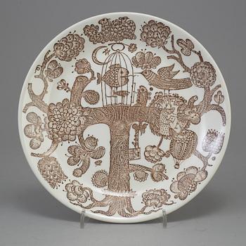 18 "Eros" dishes by Stig Lindberg for Gustavsberg.