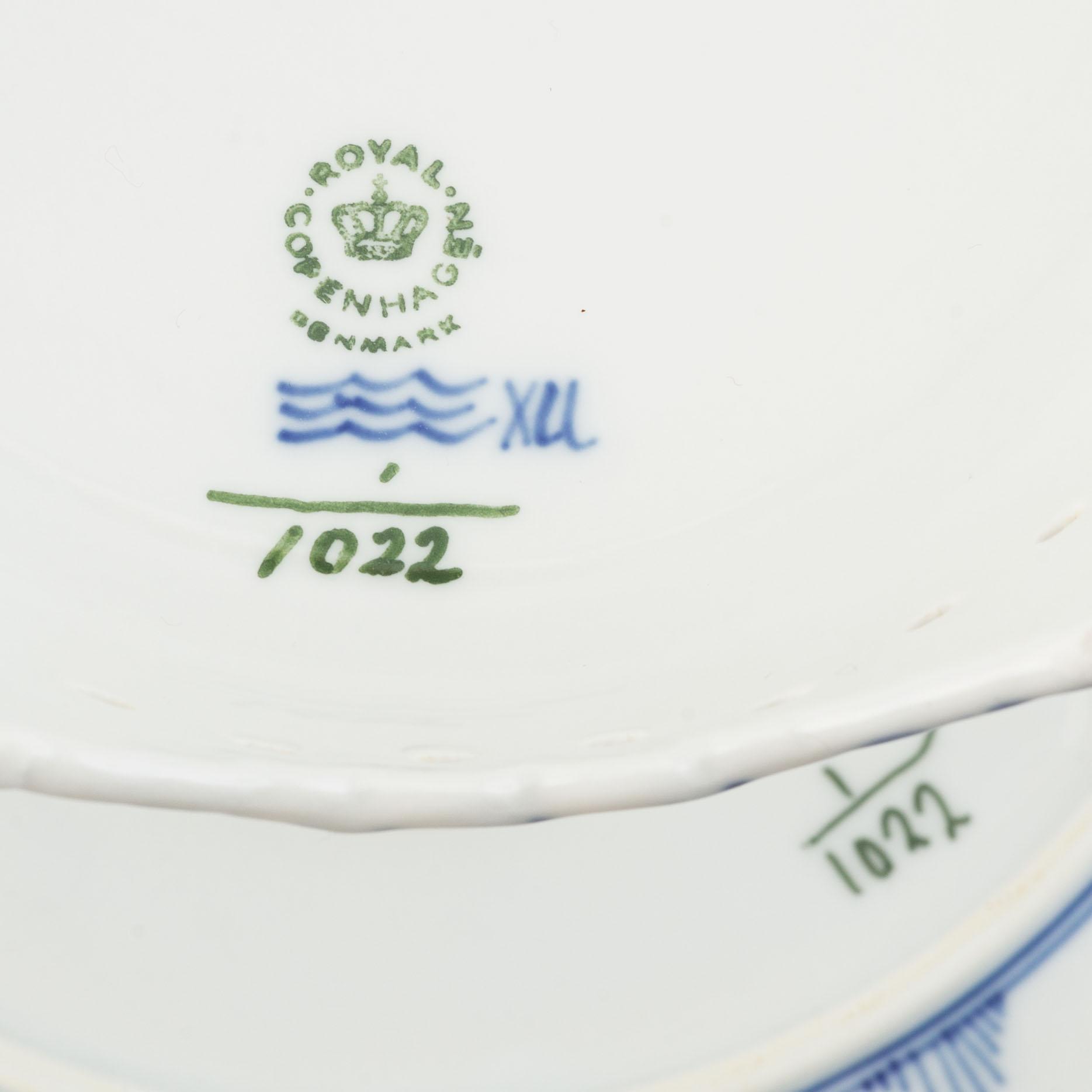 Royal Copenhagen,  a '1022' 'Musselmalet Full Lace' porcelain bowl, Denmark.