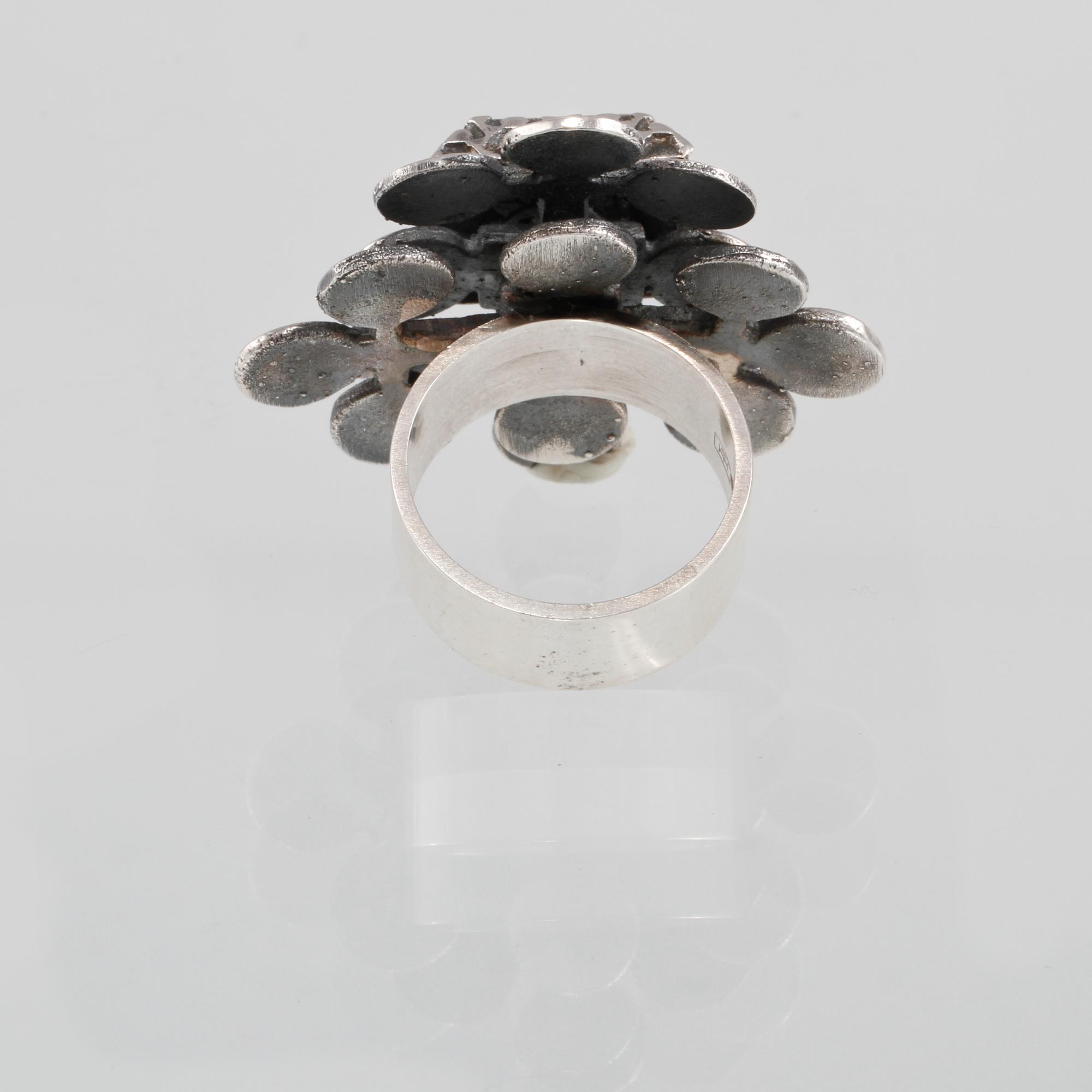 RING, silver, Pentti Sarpaneva, 1969. Vikt 17,9 gram.