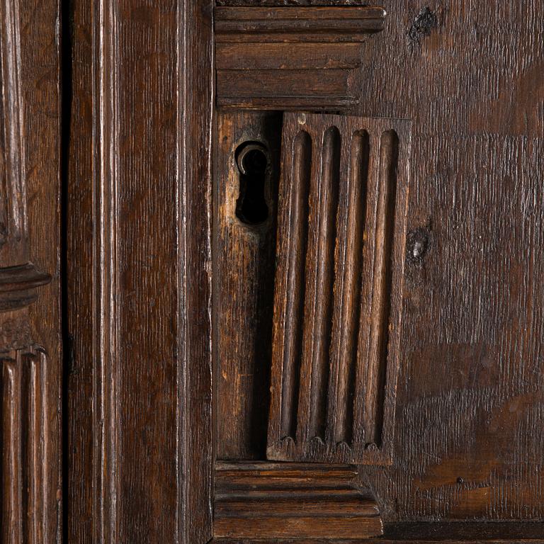 Skåp, barockstil, 1800-tales andra hälft.