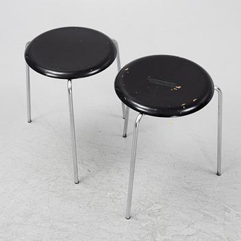 Arne Jacobsen, pallar, ett par, "Dot", Fritz Hansen, Danmark, 1960/70-tal.