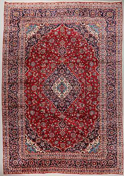 A Keshan rug, ca 420 x 290 cm.