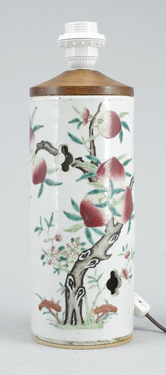 BORDSLAMPA, porslin, Yongzhen-stil, Kina, 1800-tal.