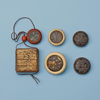 1601. A Japanese Inro and four buttons, Meiji (1868-1912).