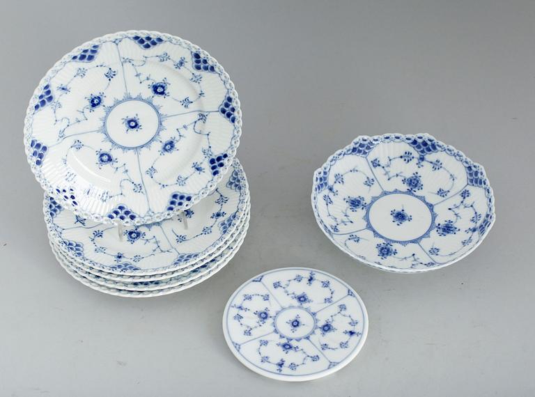 SKÅL SAMT ASSIETTER, 5 st, porslin, Blå Blomst, Royal Copenhagen,