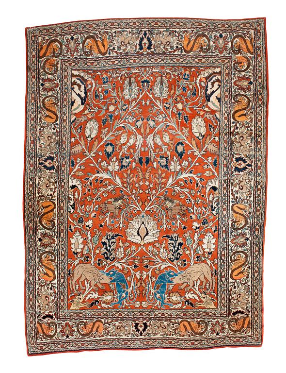 ANTIQUE TABRIZ FIGURAL. 191 x 138,5 cm.