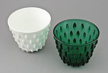 A set of two glass flower pots by Arthur Percy, Gullaskruf.