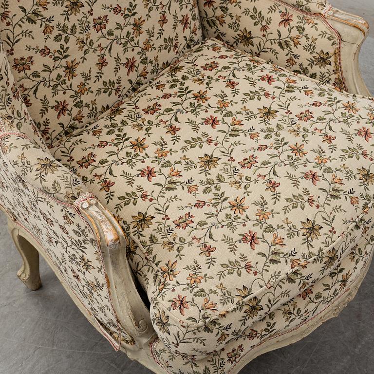 FÅTÖLJ sk BERGERE, rokokostil, 1900-talets början.