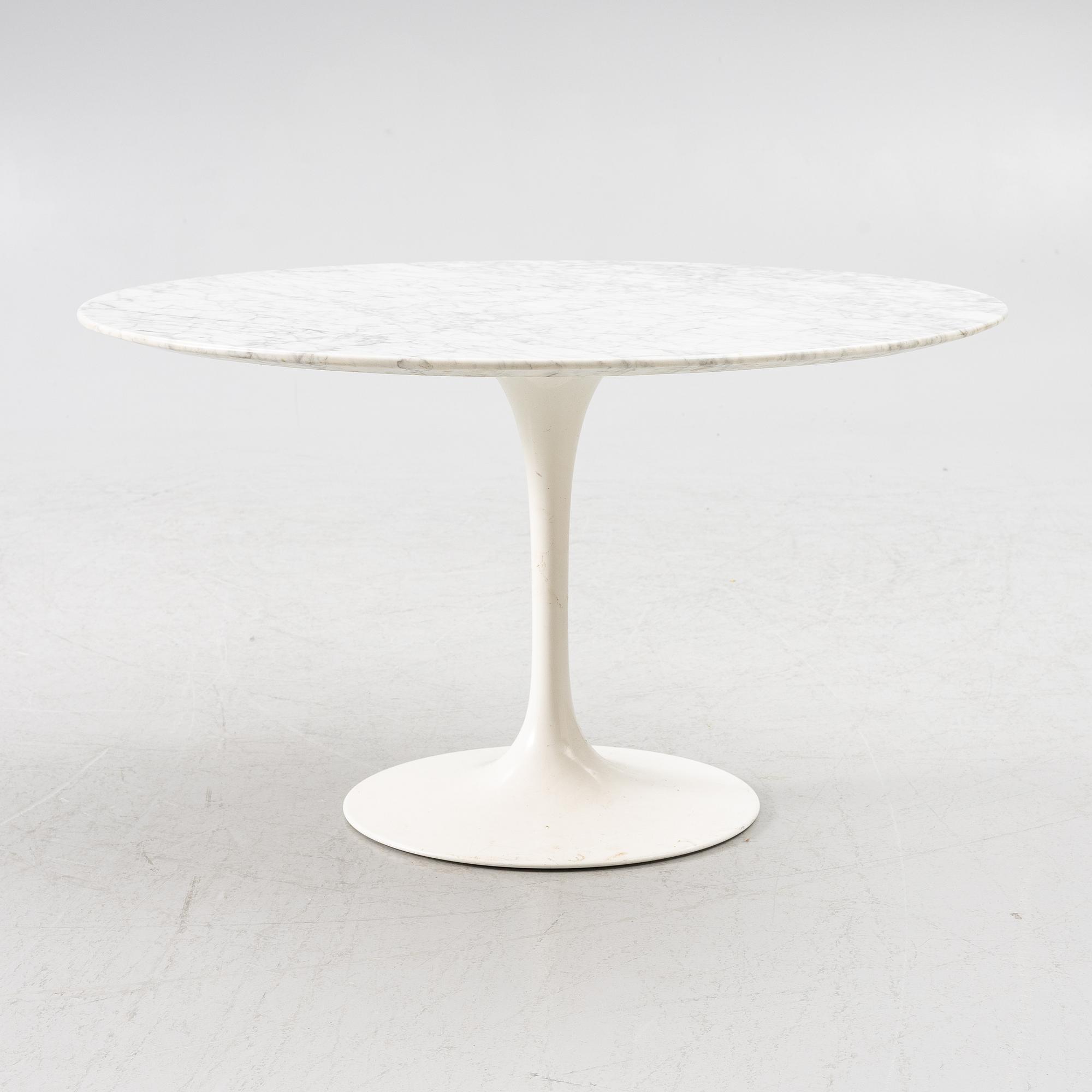 Eero Saarinen, soffbord, "Tulip", Knoll, formgivet 1957.