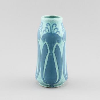VAS, stengods, "sgrafitto", Josef Ekberg, Gustafsberg, signerad och daterad 1921.