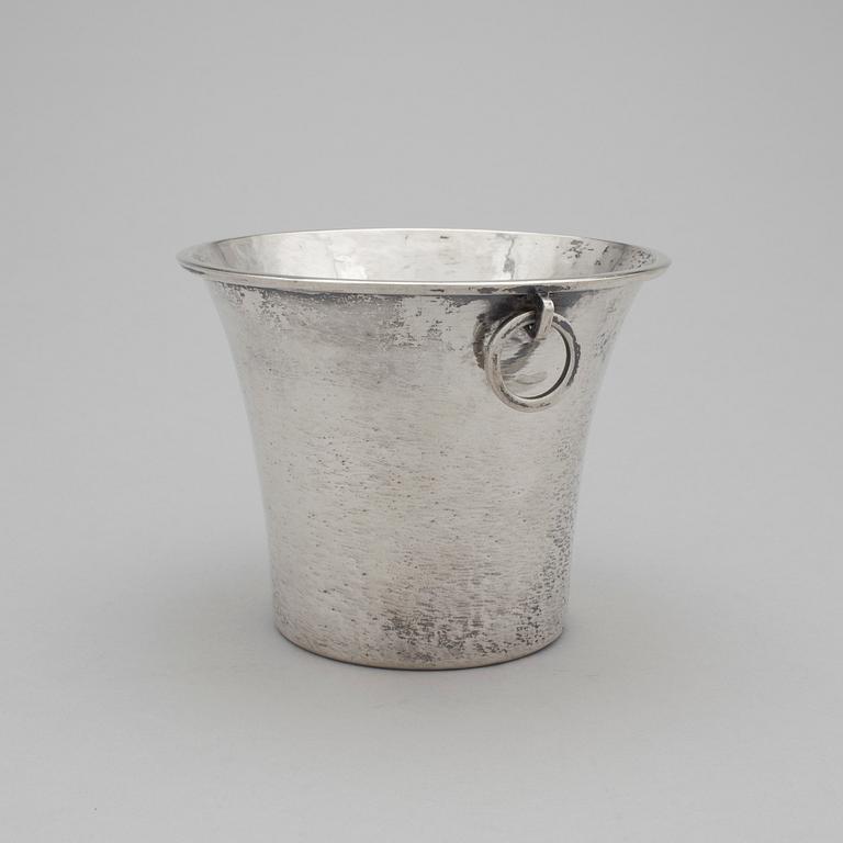 ISHINK, silver, oidentifierad tillverkarstämpel, haltstämpel 800, 1900-tal. Vikt ca 379 gram.
