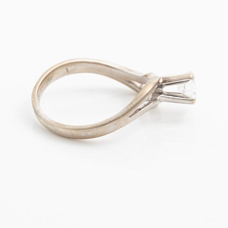 18K white gold ring with a brilliant-cut diamond, approx. 0.65 ct.