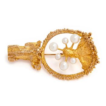 Björn Weckström, a 14K gold brooch  
'Sea flower' with cultured pearls. Lapponia 1971.