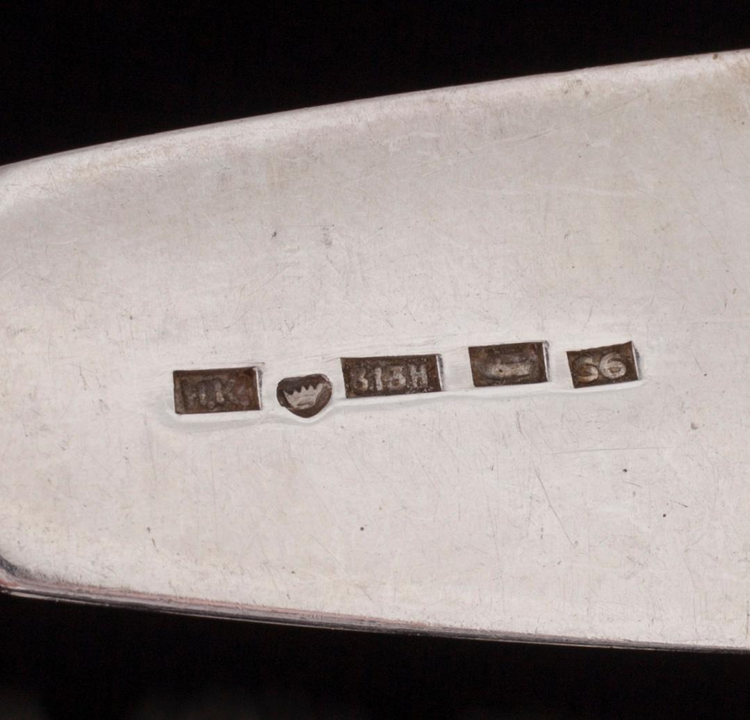 BESTICK, 35 delar, silver och nysilver, engelska, finska, ryska stämplar, 1845-1900-talets mitt. Total silvervikt 465 g.