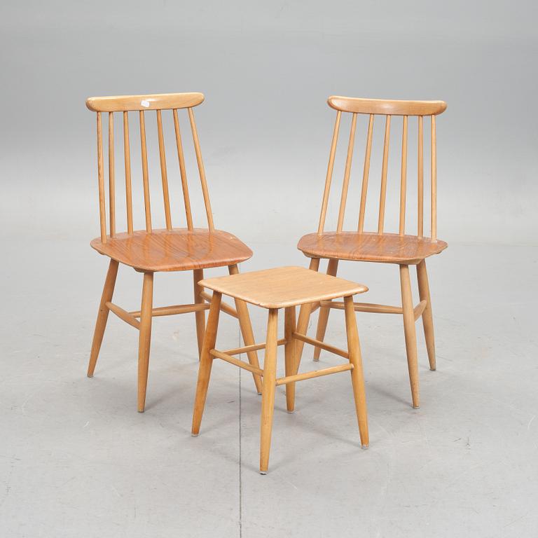 PINNSTOLAR, 2 st och PALL, Tapiovaara Design, Edsbyverken, 1950-tal.
