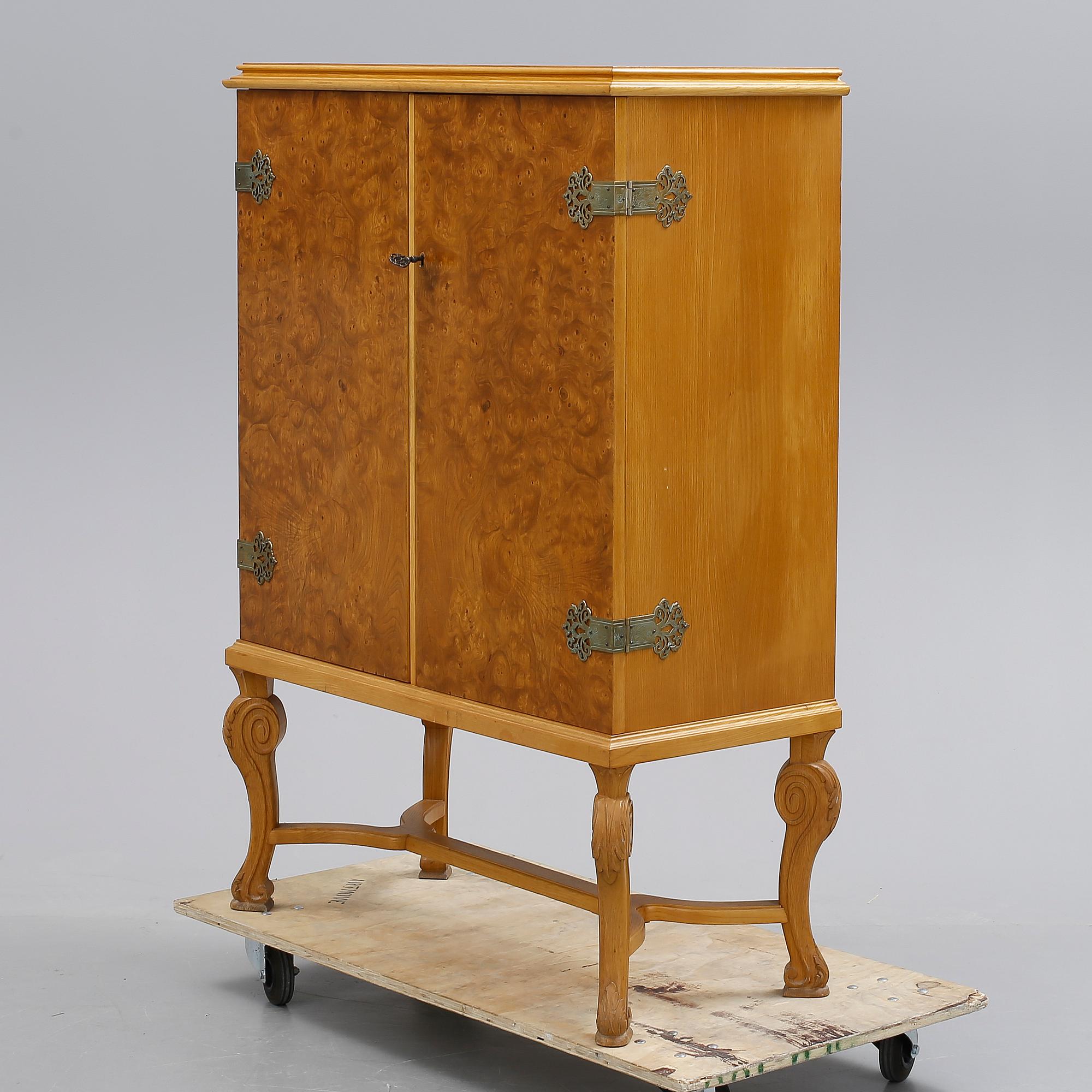 SKÅP, barockstil, 1900-talets första hälft.