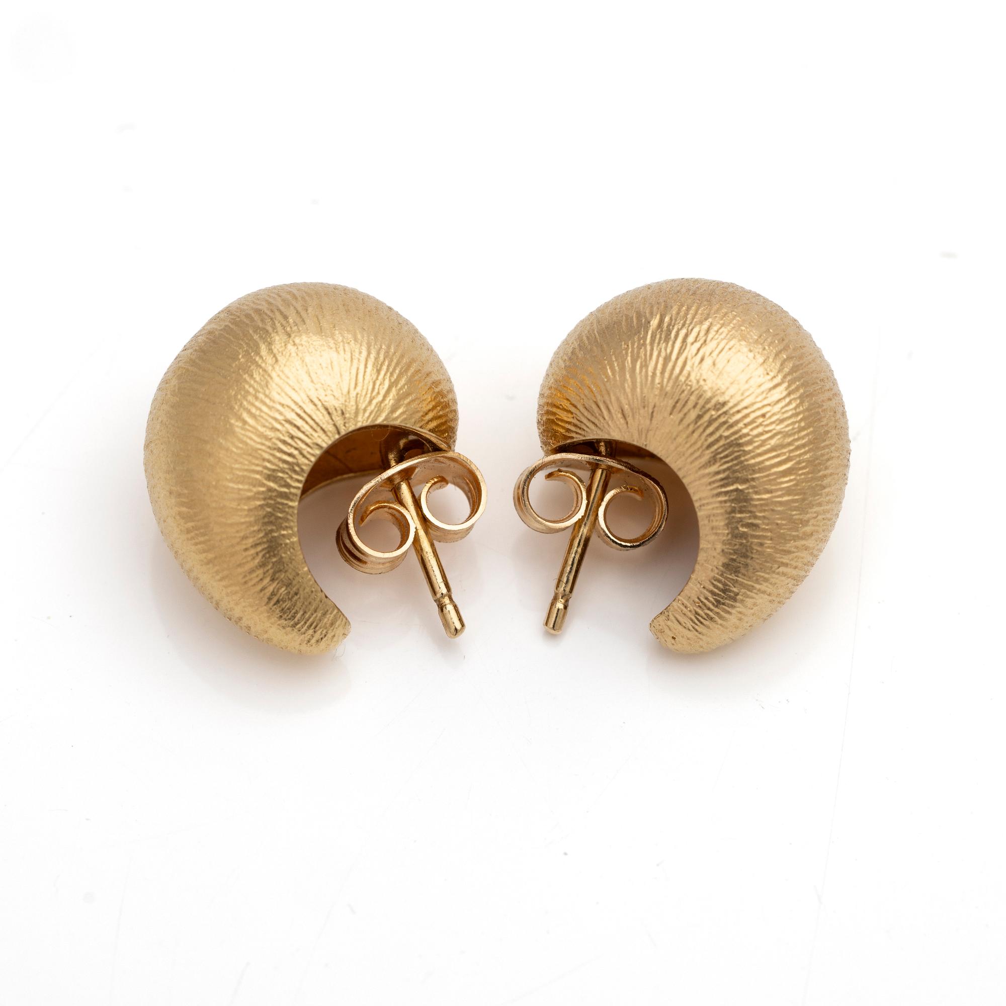 Ole Lynggaard, Earrings, a pair, 18K red gold.