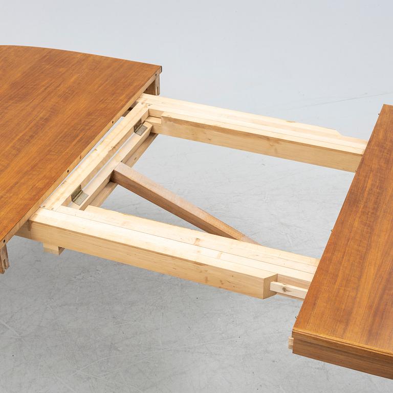 Carl Malmsten, an 'Amlbassaör' dining table, Åfors möbelfabrik, second half of the 20th Century.