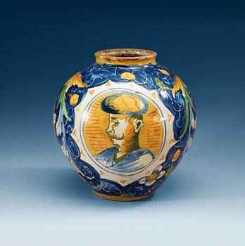 653. An Italian majolica albarello, presumably Urbino, 17/18th Century.