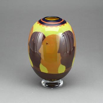 VAS, glas, Wilke Adolfsson, signerad och daterad -89.