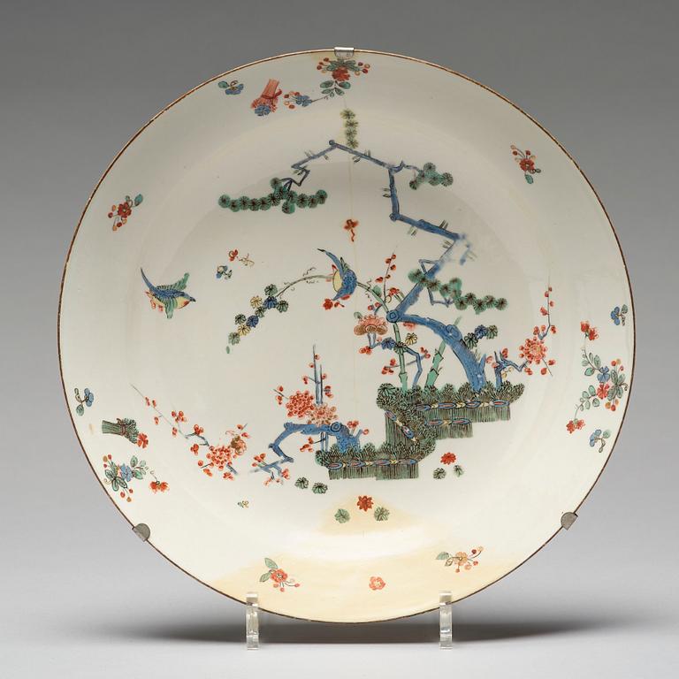 SKÅLFAT, tre stycken, porslin. Japan, Edo (1603–1868).