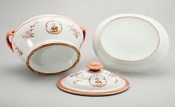 TERRIN MED FAT, porslin, 1800-tal.