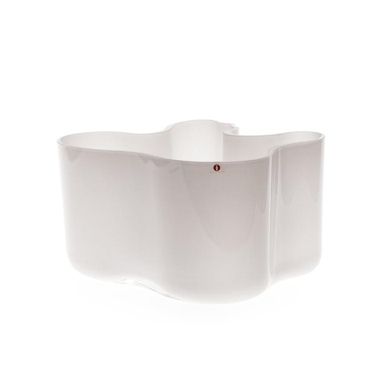 Alvar Aalto, A VASE.