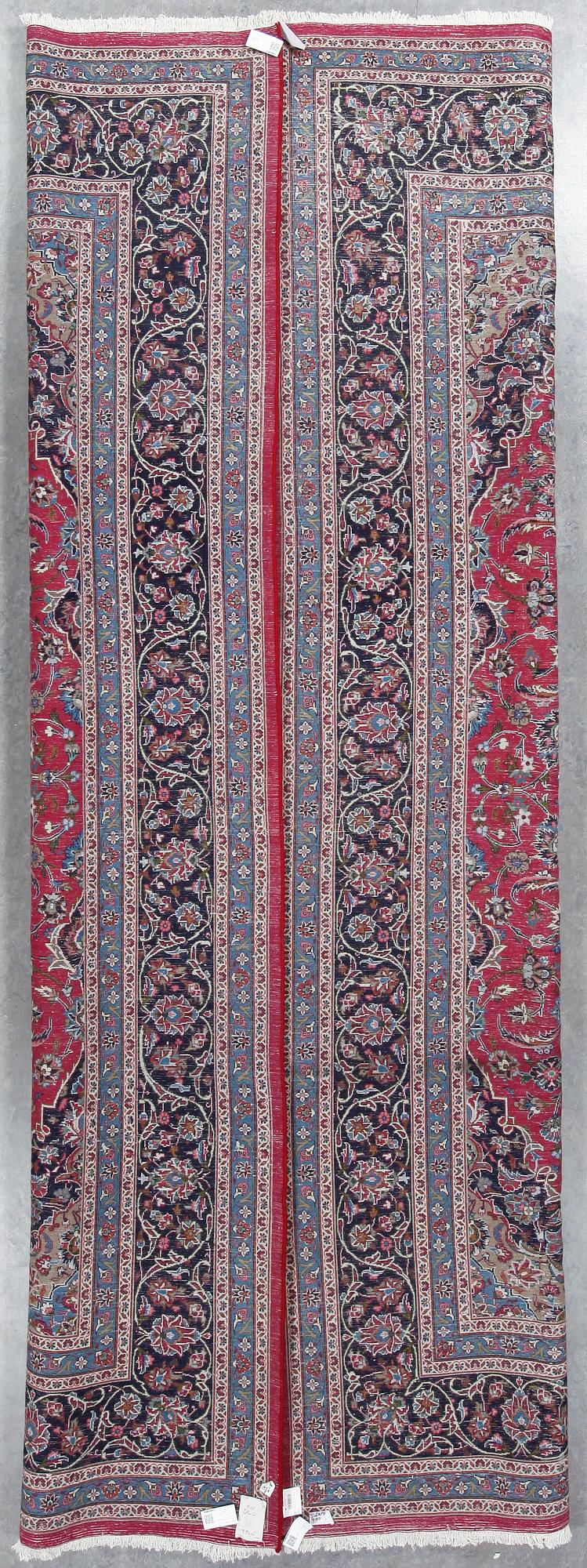 MATTA, sannolikt Keshan, ca 400x295 cm.
