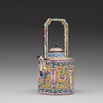 An enamel on copper tea pot with cover, Qing dynasty, 19th Century.