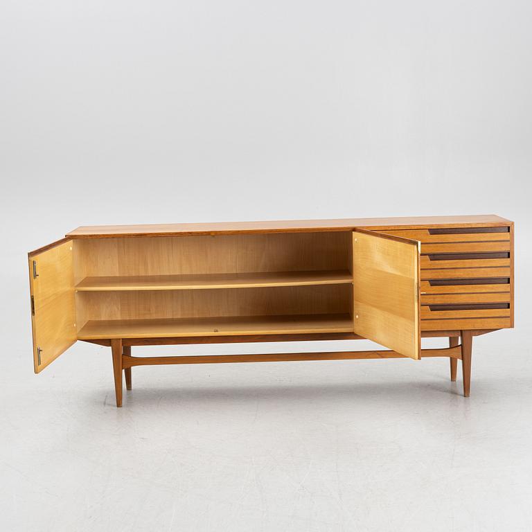 Sideboard, 1900-talets mitt.