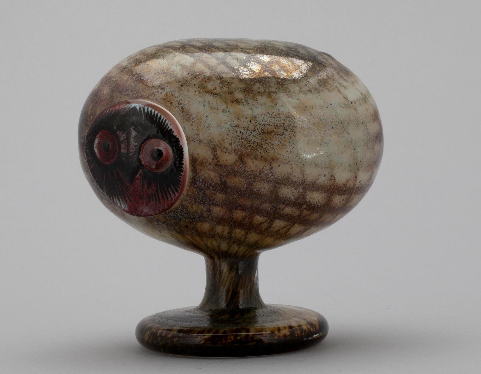 FIGURIN, glas, "Uggla", osignerad, Oiva Toikka, Nuutajärvi. 1900-talets slut.