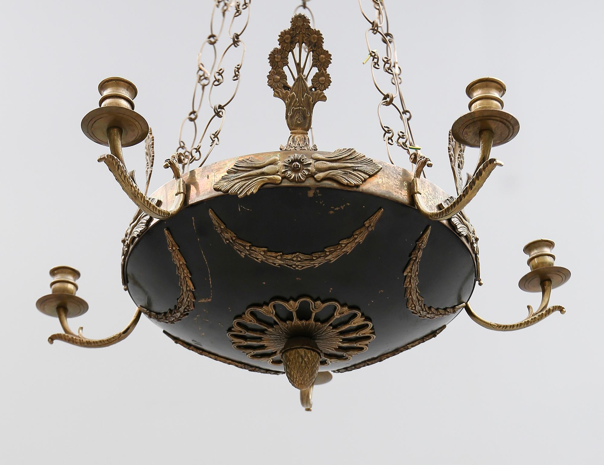 TAKAMPEL, empirestil, sekelskiftet 1900. Höjd ca 65 cm.