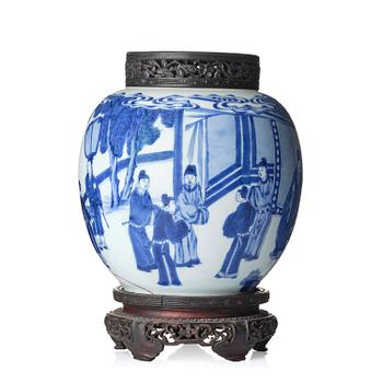 920. Urna, porslin. Qingdynastin, Kangxi (1662-1722).