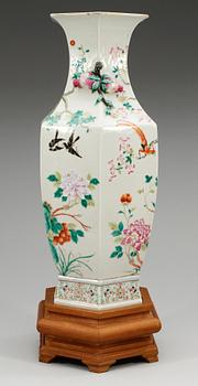 A famille rose vase, late Qing dynasty.