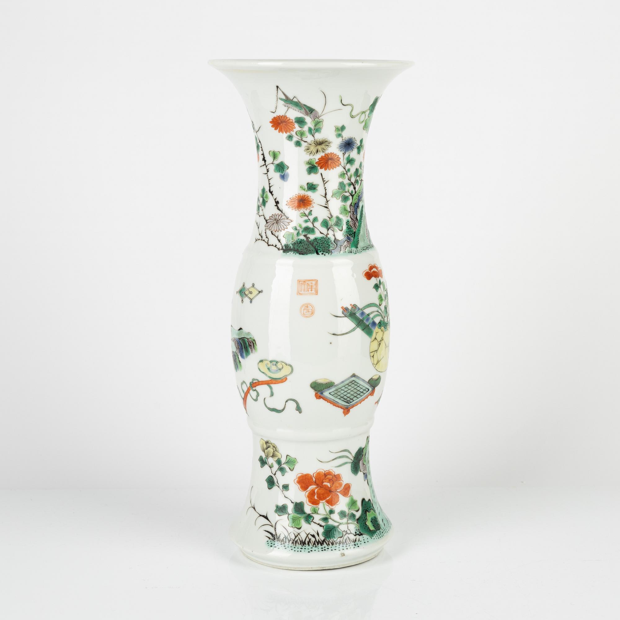 A Chinese famille verte beakervase, Kangxi style, 20th century.