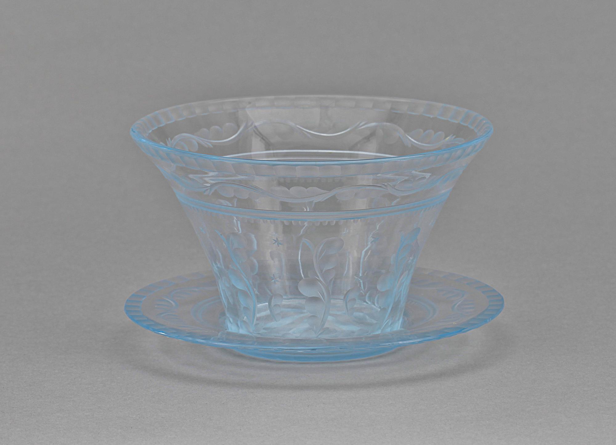 SKÅL med FAT, glas, Edvard Hald, Orrefors, formgiven ca 1930.